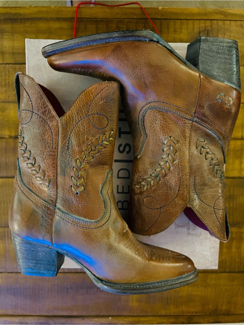 New in Box Bed Stu Boots size 6.5